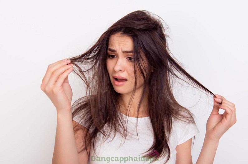 Tóc xơ rối do tác động nhiệt và hóa chất